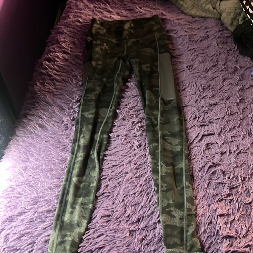 Women’s fabletic camo leggings